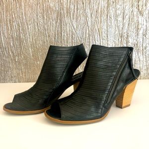 Paul Green Cayanne Black Leather Booties